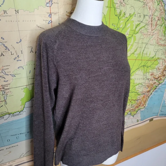 Mercer Street Studio Chocolate Crewneck Sweater. Size M Long Sleeve Zip Back - Picture 3 of 8